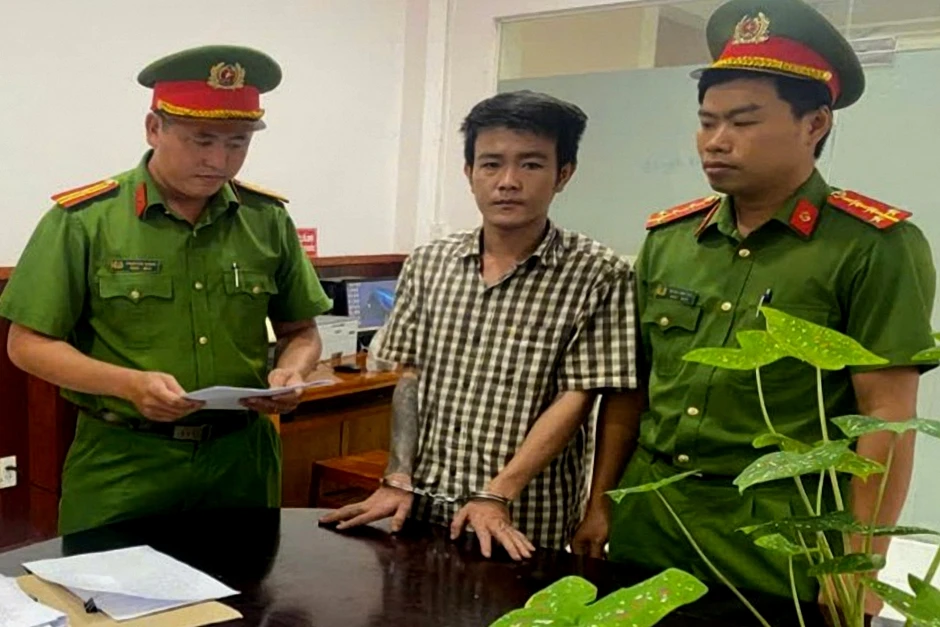 Vĩnh Long khởi tố, bắt tạm giam đối tượng có nhiều tiền án trộm cắp tài sản Vĩnh Long khởi tố, bắt tạm giam đối tượng có nhiều tiền án trộm cắp tài sản