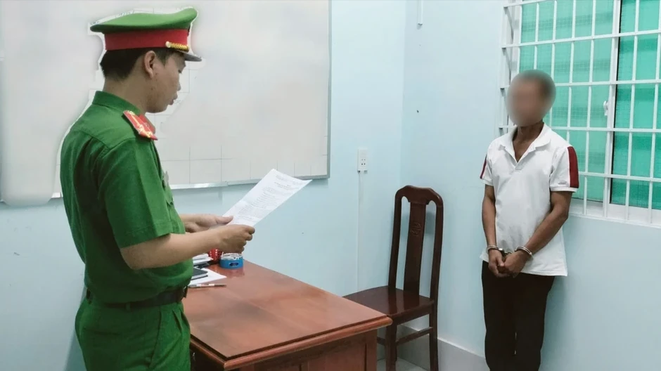 Vĩnh Long: Tạm giữ kẻ làm chuyện đòi bại với con ruột Vĩnh Long: Tạm giữ kẻ làm chuyện đòi bại với con ruột