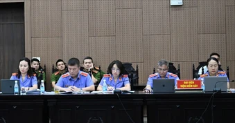VKS đối đáp vụ cựu bộ trưởng Nguyễn Thị Kim Tiến: “Cỏ mọc quanh bệnh viện”, người dân bức xúc