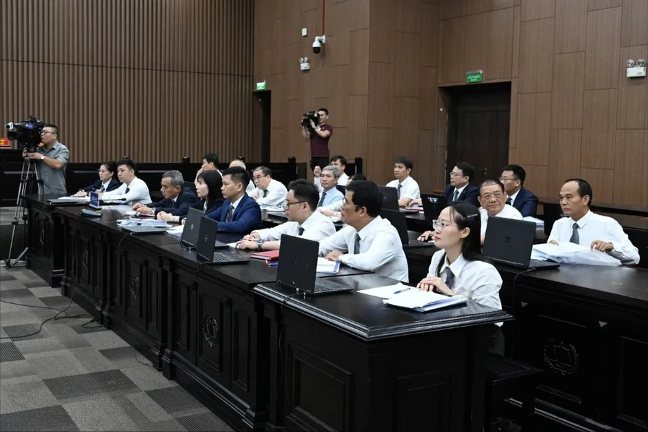 VKS đối đáp vụ cựu bộ trưởng Nguyễn Thị Kim Tiến: “Cỏ mọc quanh bệnh viện”, người dân bức xúc VKS đối đáp vụ cựu bộ trưởng Nguyễn Thị Kim Tiến: “Cỏ mọc quanh bệnh viện”, người dân bức xúc