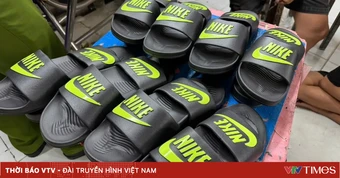 Vợ chồng 9X điều hành đường dây dép giả thu lợi khủng