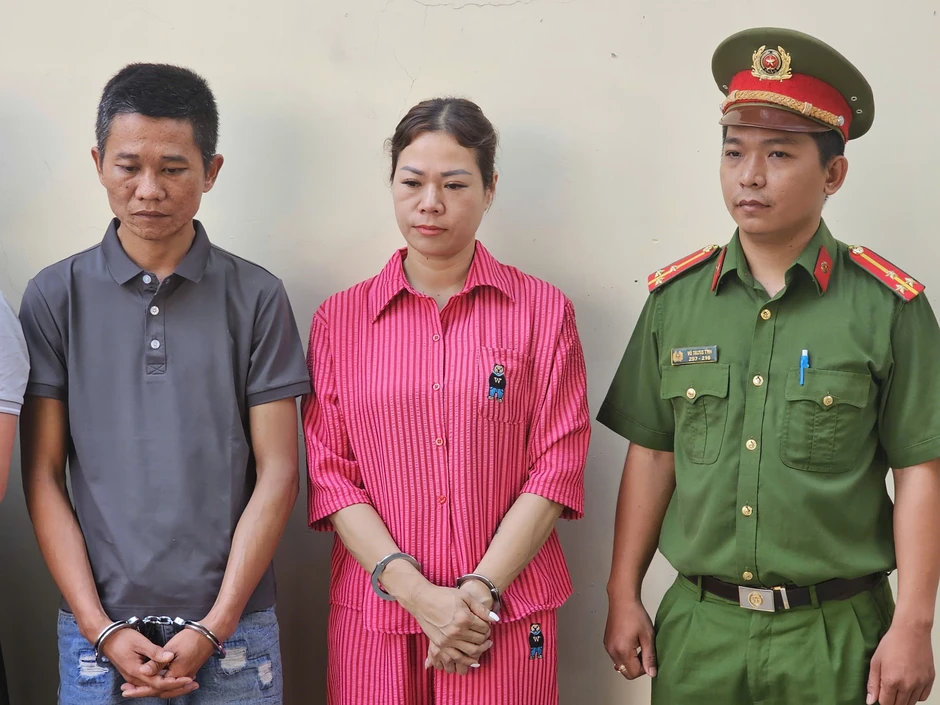Vợ chồng Giám đốc Công ty Mua bán nợ Nhất Tín bị bắt ở TPHCM Vợ chồng Giám đốc Công ty Mua bán nợ Nhất Tín bị bắt ở TPHCM