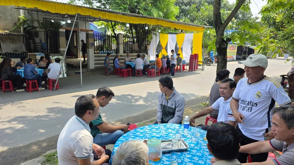 Vợ con chết lặng trước tin tài xế taxi bị sát hại ở Quảng Trị Vợ con chết lặng trước tin tài xế taxi bị sát hại ở Quảng Trị