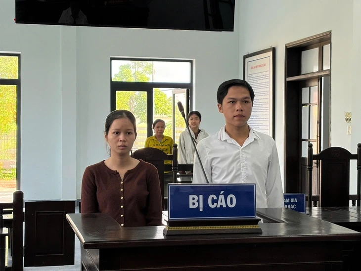Vợ lãnh án tù vì để chồng say xỉn, không bằng lái chạy xe máy gây tai nạn Vợ lãnh án tù vì để chồng say xỉn, không bằng lái chạy xe máy gây tai nạn