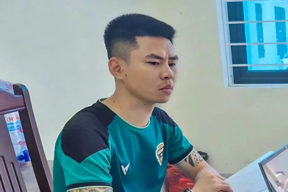 Vờ mua 10 quả trứng gà để giật dây chuyền vàng Vờ mua 10 quả trứng gà để giật dây chuyền vàng