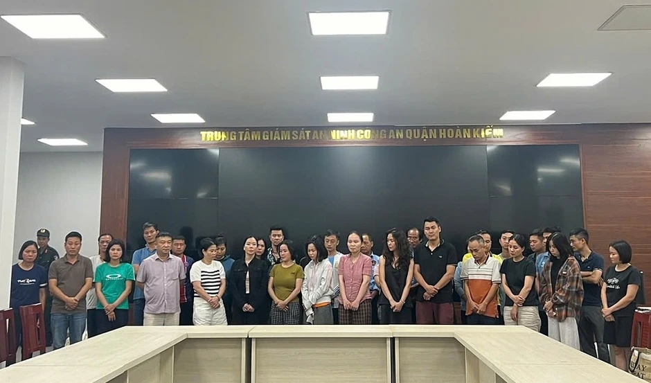 Vợ Viện trưởng pháp y tâm thần 'dựa bóng' chồng, nhận tiền để can thiệp nội bộ Vợ Viện trưởng pháp y tâm thần 'dựa bóng' chồng, nhận tiền để can thiệp nội bộ
