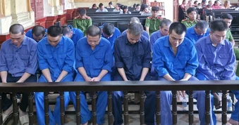 Vụ 12 bảo vệ Khu Công nghệ cao "bảo kê" xe quá tải: Quan điểm của VKSND TPHCM