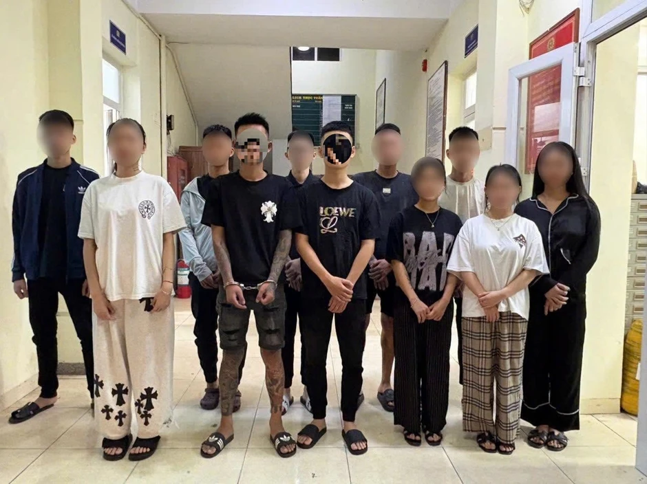 Vụ 2 nhóm đối tượng đuổi chém nhau ở Hà Nội: Khởi tố vụ án, làm rõ 14 đối tượng liên quan Vụ 2 nhóm đối tượng đuổi chém nhau ở Hà Nội: Khởi tố vụ án, làm rõ 14 đối tượng liên quan