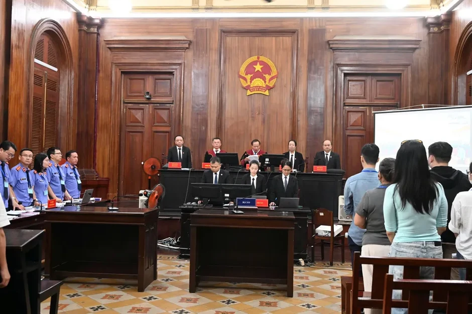 Vụ án VN10: Xét hỏi nhóm bị cáo đầu tiên Vụ án VN10: Xét hỏi nhóm bị cáo đầu tiên