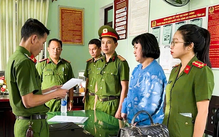 Vụ Bách Đạt An: Bị tuyên chung thân vì tham ô, bà Hoàng Thị Kim Châu kháng cáo Vụ Bách Đạt An: Bị tuyên chung thân vì tham ô, bà Hoàng Thị Kim Châu kháng cáo