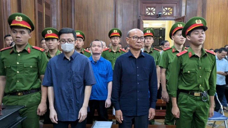 Vụ “biến” đất công thành đất tư: Nhiều bị cáo khóc, ăn năn nhận lỗi Vụ “biến” đất công thành đất tư: Nhiều bị cáo khóc, ăn năn nhận lỗi