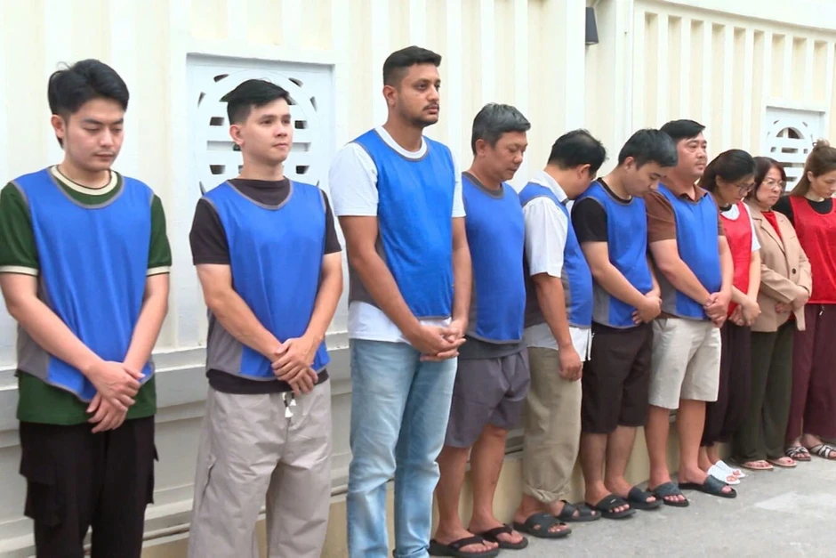 Vụ buôn lậu hơn 30.000 viên kim cương: Thu lợi bất chính hơn 300 tỷ đồng