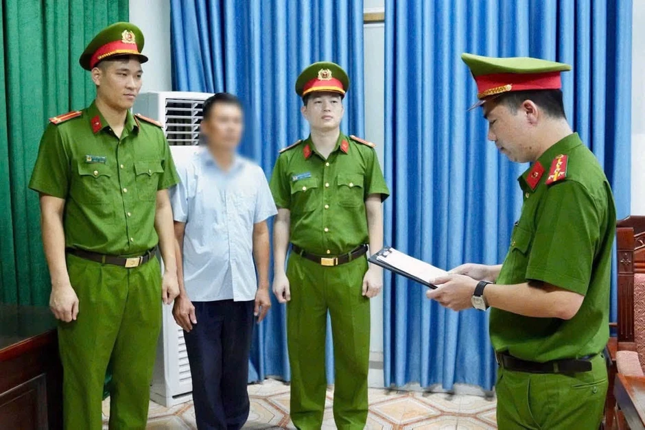 Vụ con gái bịa chuyện mang thai: Khởi tố 2 cặp thông gia gây rối tại bệnh viện Vụ con gái bịa chuyện mang thai: Khởi tố 2 cặp thông gia gây rối tại bệnh viện