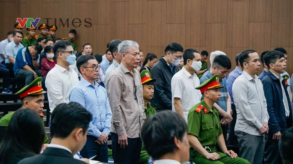 Vụ Công ty Hoàng Dân: Nữ kế toán bật khóc tại tòa “Chỉ mong có cơ hội lo cho con” Vụ Công ty Hoàng Dân: Nữ kế toán bật khóc tại tòa “Chỉ mong có cơ hội lo cho con”