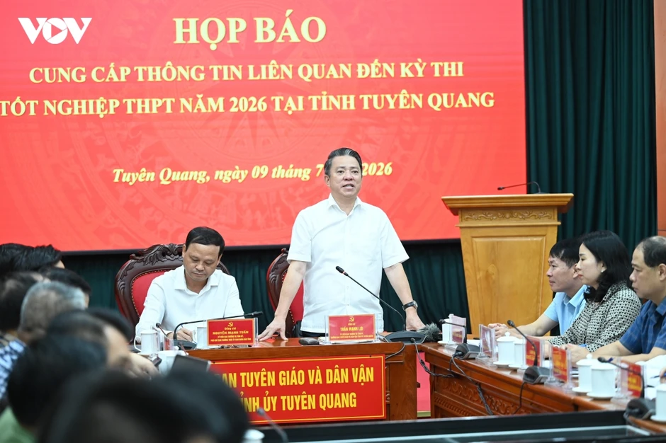 Vụ điểm 10 môn Toán ở Tuyên Quang: Khởi tố một phó hiệu trưởng và 3 bị can Vụ điểm 10 môn Toán ở Tuyên Quang: Khởi tố một phó hiệu trưởng và 3 bị can