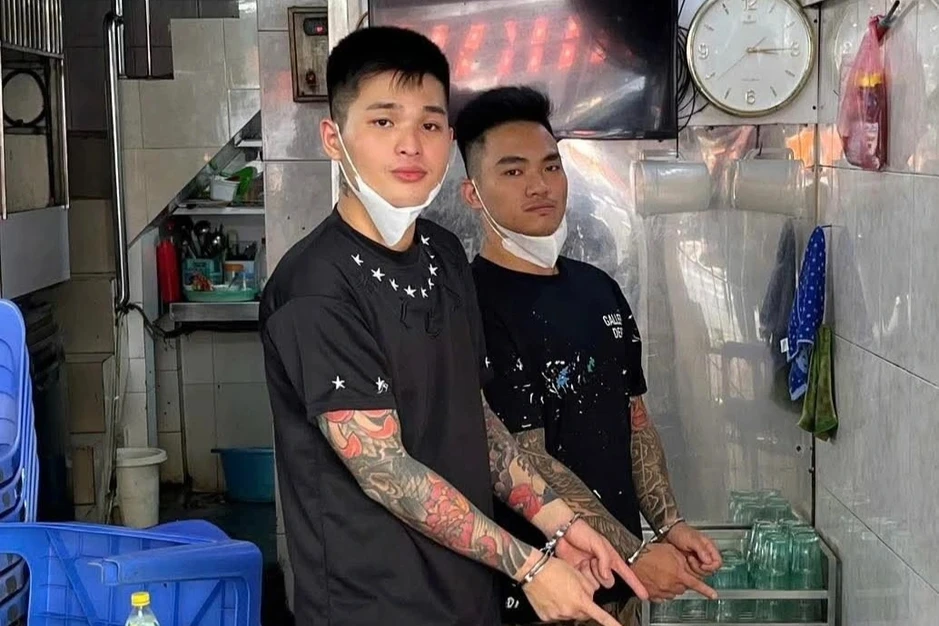 Vụ dùng điếu cày đánh bạn trai người yêu cũ: Nghi phạm thứ hai ra đầu thú Vụ dùng điếu cày đánh bạn trai người yêu cũ: Nghi phạm thứ hai ra đầu thú