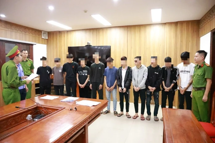 Vụ gây rối trật tự công cộng nghiêm trọng ở Quảng Trị: Khởi tố 11 bị can Vụ gây rối trật tự công cộng nghiêm trọng ở Quảng Trị: Khởi tố 11 bị can