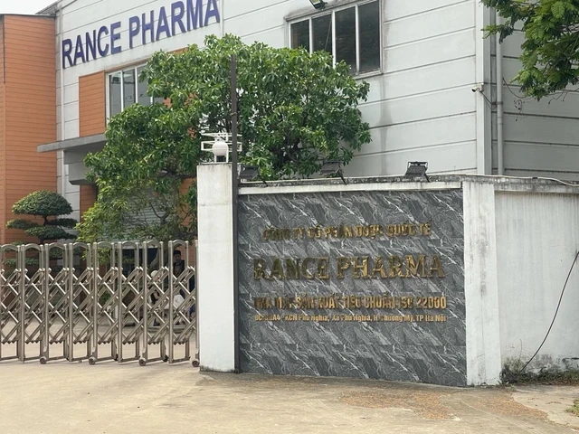 Vụ hệ sinh thái Rance sản xuất 426 loại sữa giả: Khởi tố 3 đối tượng môi giới chạy án Vụ hệ sinh thái Rance sản xuất 426 loại sữa giả: Khởi tố 3 đối tượng môi giới chạy án