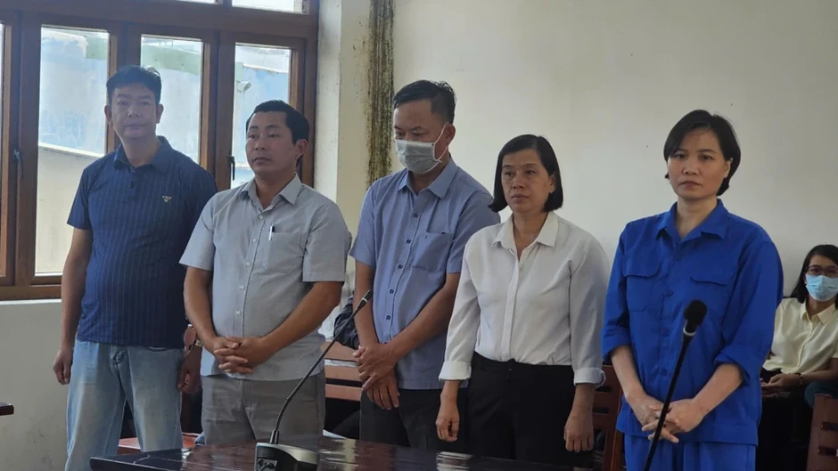 Vụ khách dùng sổ hồng giả vay tiền: Cán bộ kiểm soát của ngân hàng không phải chịu trách nhiệm hình sự Vụ khách dùng sổ hồng giả vay tiền: Cán bộ kiểm soát của ngân hàng không phải chịu trách nhiệm hình sự