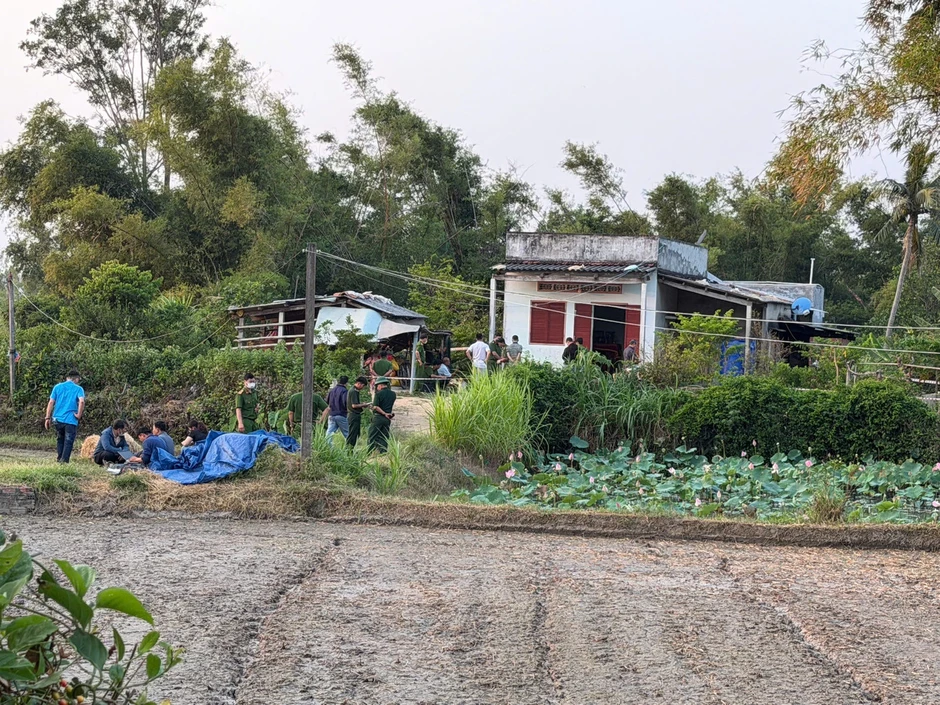 Vụ nghi có nhiều người trong gia đình tử vong ở Gia Lai: Người dân nghe tiếng nổ lớn trong nhà Vụ nghi có nhiều người trong gia đình tử vong ở Gia Lai: Người dân nghe tiếng nổ lớn trong nhà