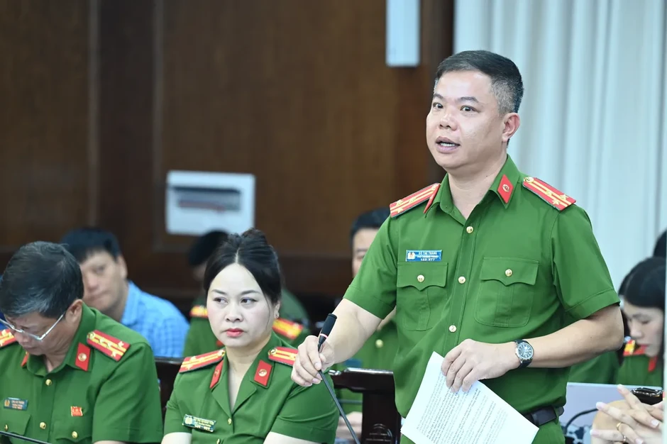 Vụ "hợp đồng kỳ nghỉ": 34 bị can là sếp doanh nghiệp có trình độ cử nhân, trẻ nhất sinh năm 2000 Vụ "hợp đồng kỳ nghỉ": 34 bị can là sếp doanh nghiệp có trình độ cử nhân, trẻ nhất sinh năm 2000