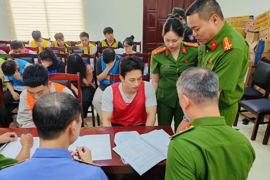 Vụ "hợp đồng kỳ nghỉ": Công an Hà Nội đã khởi tố 248 bị can Vụ "hợp đồng kỳ nghỉ": Công an Hà Nội đã khởi tố 248 bị can