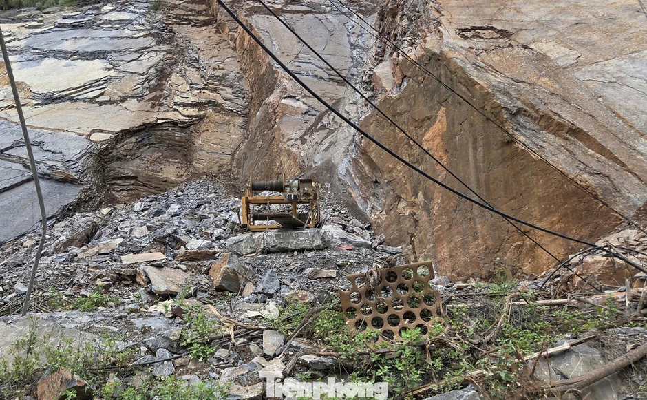Vụ sạt mỏ đá làm 3 người chết: Từng phát hiện loạt vi phạm nhưng chưa xử lý Vụ sạt mỏ đá làm 3 người chết: Từng phát hiện loạt vi phạm nhưng chưa xử lý