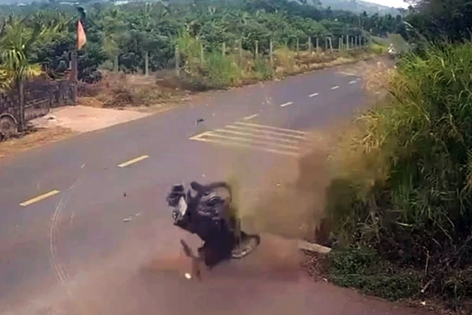 Vụ tai nạn khiến học sinh lớp 12 tử vong: Xe máy “độ” dung tích xi-lanh gấp 3 lần Vụ tai nạn khiến học sinh lớp 12 tử vong: Xe máy “độ” dung tích xi-lanh gấp 3 lần