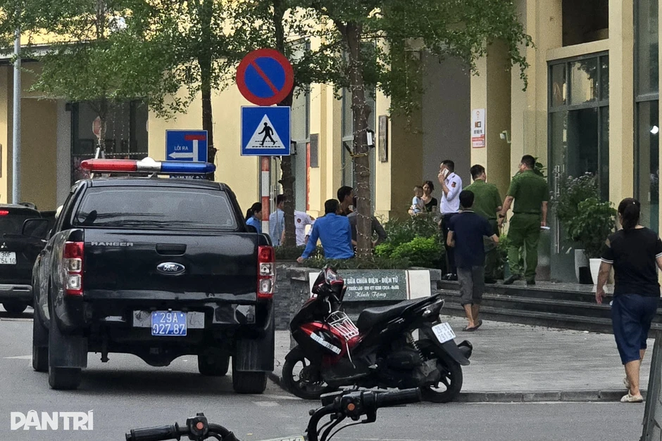 Vụ tài xế bị chém vì thắc mắc phí gửi xe: Tạm giữ hình sự 3 bảo vệ Vụ tài xế bị chém vì thắc mắc phí gửi xe: Tạm giữ hình sự 3 bảo vệ
