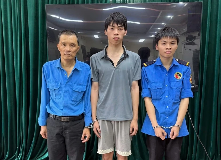 Vụ tài xế bị chém vì thắc mắc phí gửi xe: Tạm giữ hình sự 3 bảo vệ Vụ tài xế bị chém vì thắc mắc phí gửi xe: Tạm giữ hình sự 3 bảo vệ