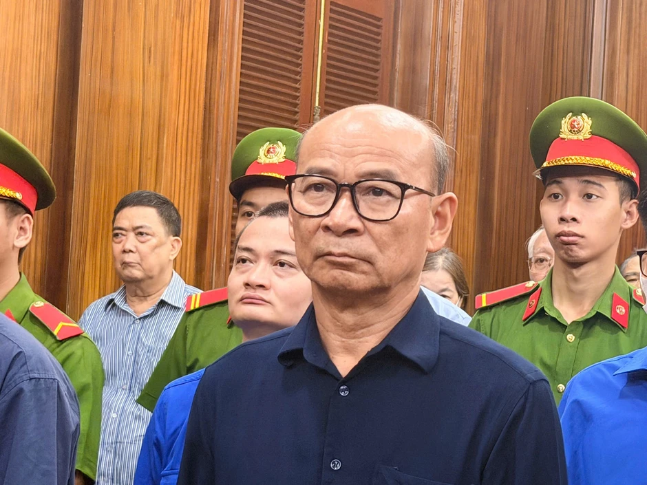 Vụ thâu tóm ‘đất vàng’ 39-39B Bến Vân Đồn: Cựu Tổng giám đốc bị 'vào thế đã rồi'? Vụ thâu tóm ‘đất vàng’ 39-39B Bến Vân Đồn: Cựu Tổng giám đốc bị 'vào thế đã rồi'?