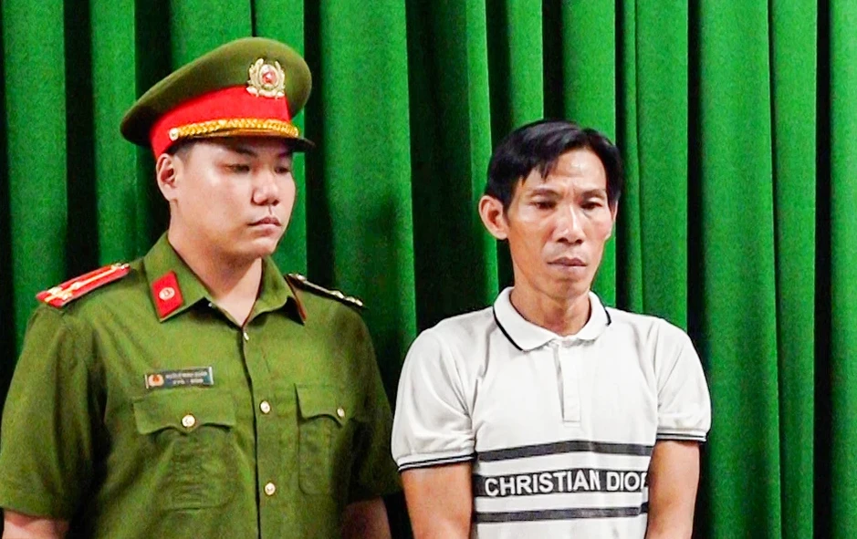 Vụ Thiếu tá công an hy sinh ở Khánh Hòa: Khởi tố hai bị can chống người thi hành công vụ Vụ Thiếu tá công an hy sinh ở Khánh Hòa: Khởi tố hai bị can chống người thi hành công vụ