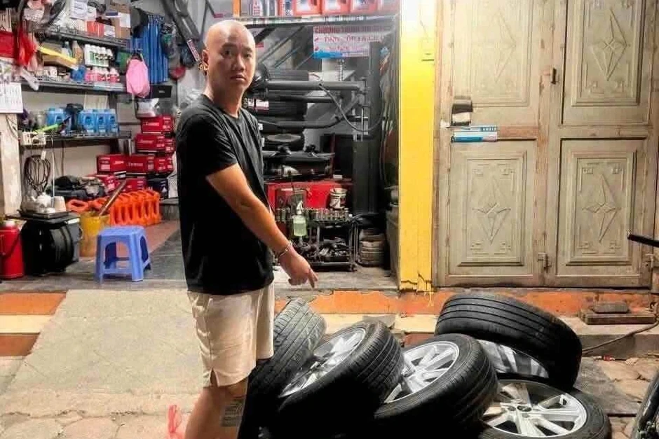 Vụ trộm bánh ô tô ở Hà Nội: Khởi tố vụ án, chờ định giá 2 bánh xe Vụ trộm bánh ô tô ở Hà Nội: Khởi tố vụ án, chờ định giá 2 bánh xe