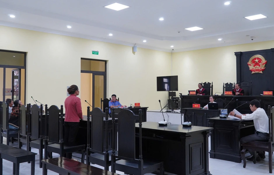 Vụ vợ lái xe chở chồng gặp tai nạn tử vong: Viện kiểm sát đề nghị án treo, toà tuyên 18 tháng tù Vụ vợ lái xe chở chồng gặp tai nạn tử vong: Viện kiểm sát đề nghị án treo, toà tuyên 18 tháng tù