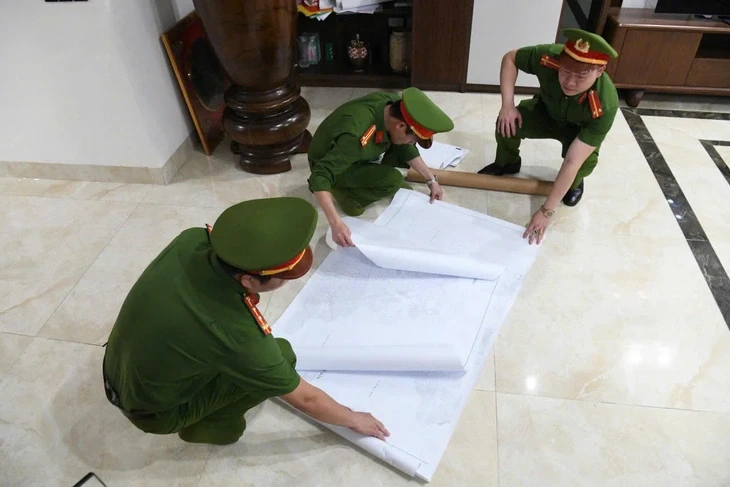 Vụ 'xã hội đen' núp bóng doanh nghiệp ở Phú Thọ: Khởi tố nhiều giám đốc, cán bộ, nguyên cán bộ Vụ 'xã hội đen' núp bóng doanh nghiệp ở Phú Thọ: Khởi tố nhiều giám đốc, cán bộ, nguyên cán bộ
