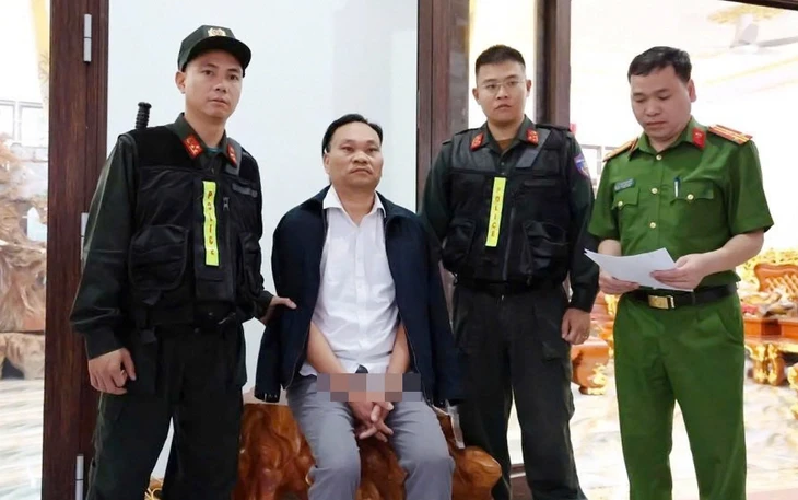 Vụ 'xã hội đen' núp bóng doanh nghiệp ở Phú Thọ: Khởi tố nhiều giám đốc, cán bộ, nguyên cán bộ Vụ 'xã hội đen' núp bóng doanh nghiệp ở Phú Thọ: Khởi tố nhiều giám đốc, cán bộ, nguyên cán bộ