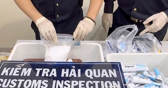 Vụ xách tay ma túy: Ly kỳ quá trình vận chuyển hàng trắng từ Pháp về bằng máy bay