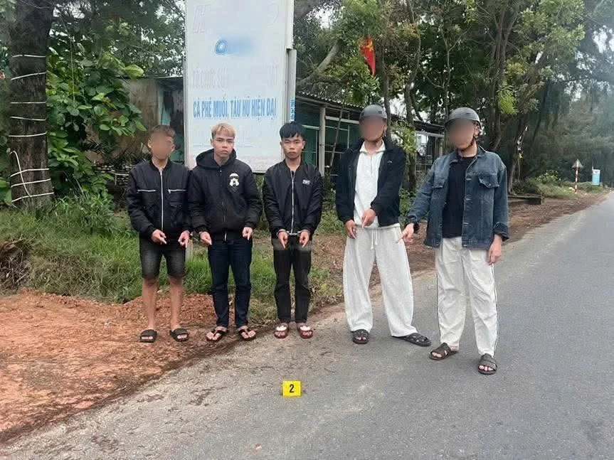 Xác định được nhóm thanh thiếu niên mang kiếm đi hành hung người trong đêm Xác định được nhóm thanh thiếu niên mang kiếm đi hành hung người trong đêm