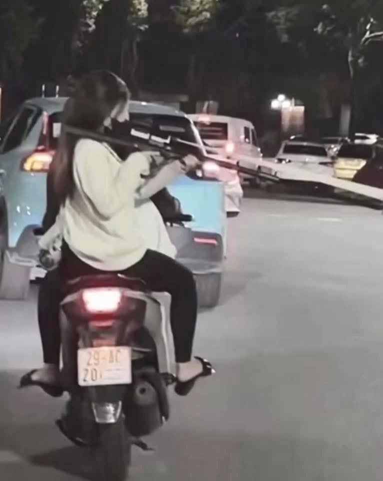 Xác minh 2 nữ quái xế dùng ná cao su bắn người đi đường