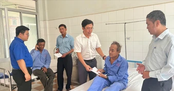 Xe ben tông xe khách lao xuống vực: 1 người tử vong, 2 người bị thương nặng