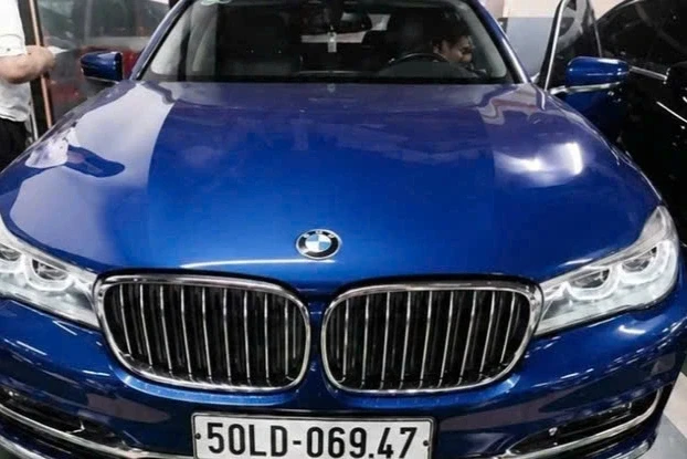 Xe BMW và Lexus của bà Trương Mỹ Lan được đấu giá lần thứ hai Xe BMW và Lexus của bà Trương Mỹ Lan được đấu giá lần thứ hai