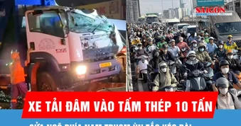 Xe tải va chạm tấm thép hơn 10 tấn, giao thông cửa ngõ Nam TPHCM tắc nghẽn