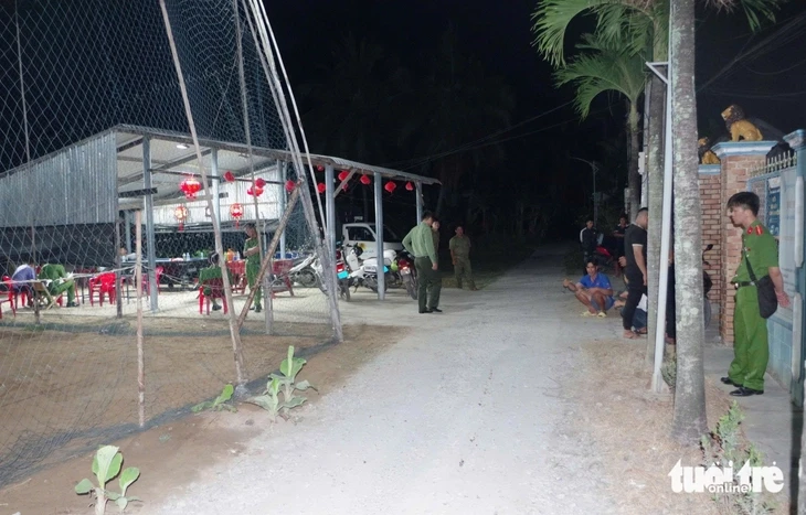 Xem đánh bóng chuyền, nam thanh niên bất ngờ bị đâm chết Xem đánh bóng chuyền, nam thanh niên bất ngờ bị đâm chết