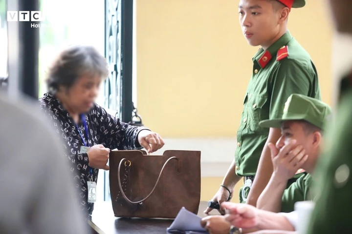 Xét xử 227 bị cáo chuyên án ma túy VN10 liên quan 4 tiếp viên hàng không Xét xử 227 bị cáo chuyên án ma túy VN10 liên quan 4 tiếp viên hàng không