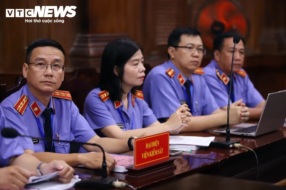 Xét xử 227 bị cáo chuyên án ma túy VN10 liên quan 4 tiếp viên hàng không Xét xử 227 bị cáo chuyên án ma túy VN10 liên quan 4 tiếp viên hàng không
