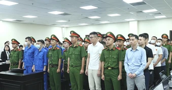 Xét xử 29 bị cáo trong vụ án sản xuất, buôn bán hơn 400 lô sữa giả