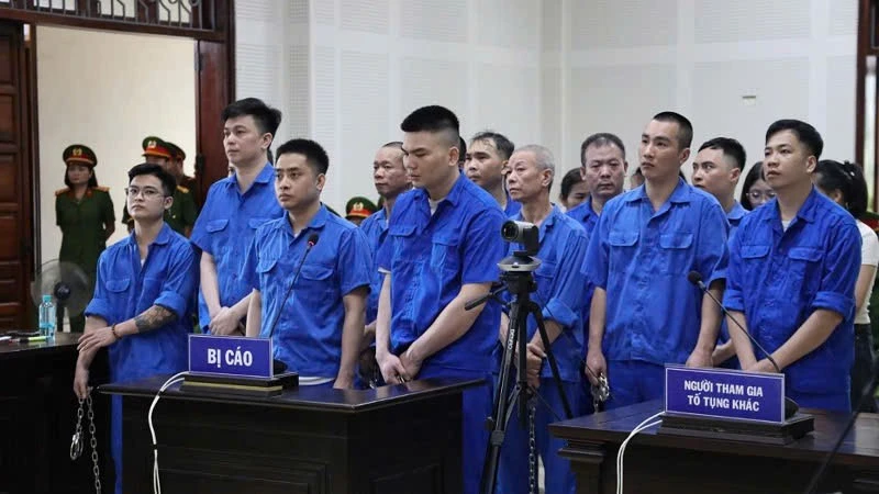 Xét xử Bùi Đình Khánh cùng các đồng phạm với nhiều tội danh Xét xử Bùi Đình Khánh cùng các đồng phạm với nhiều tội danh