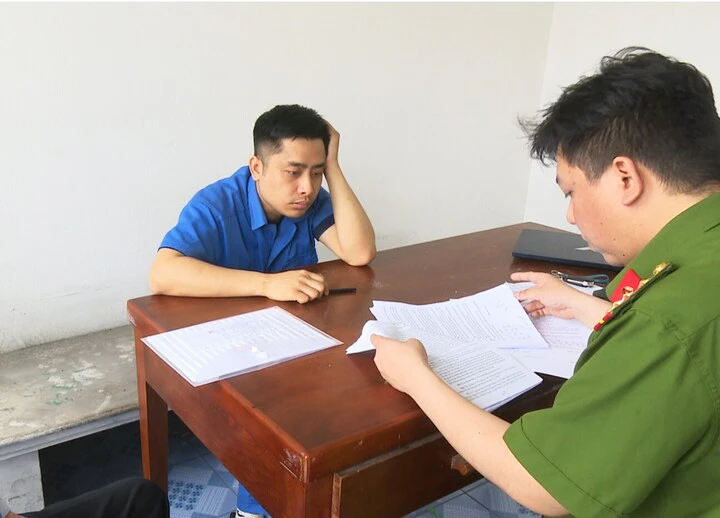 Xét xử Bùi Đình Khánh, kẻ nổ súng khiến thiếu tá Công an Quảng Ninh hy sinh Xét xử Bùi Đình Khánh, kẻ nổ súng khiến thiếu tá Công an Quảng Ninh hy sinh