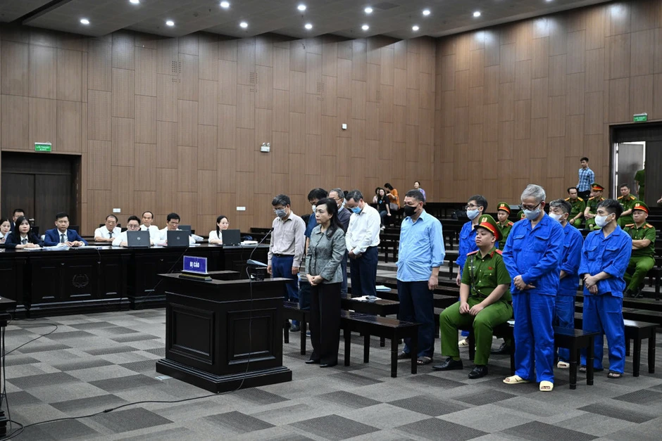 Xét xử cựu Bộ trưởng Y tế và đồng phạm Xét xử cựu Bộ trưởng Y tế và đồng phạm