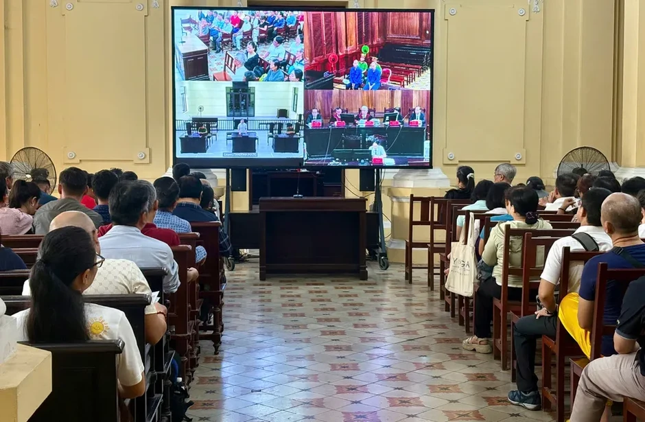 Xét xử giám đốc cùng cố vấn lừa ký hợp đồng xây nhà trọ, chiếm đoạt hơn 127 tỷ đồng Xét xử giám đốc cùng cố vấn lừa ký hợp đồng xây nhà trọ, chiếm đoạt hơn 127 tỷ đồng